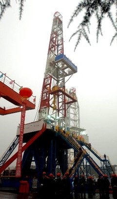 中國研制成功全球技術最先進的12000米特深井石油鉆機